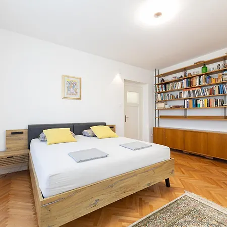 Luxury Escape In - Sea, Sun & Serenity Appartamento Spalato