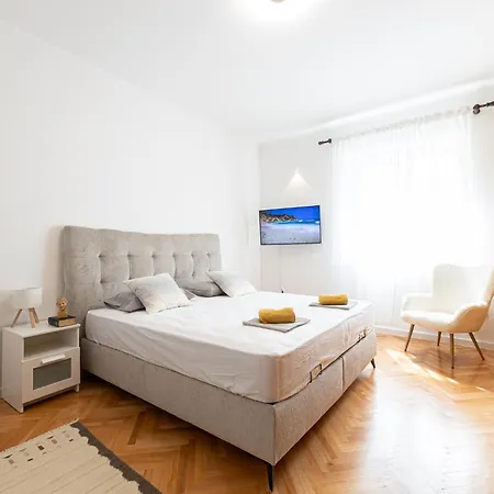 Apartamento Sunny Bacvice - Spacious & *