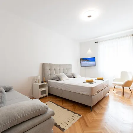 Sunny Bacvice - Spacious & * Split
