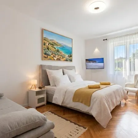 Luxury Escape In - Sea, Sun & Serenity