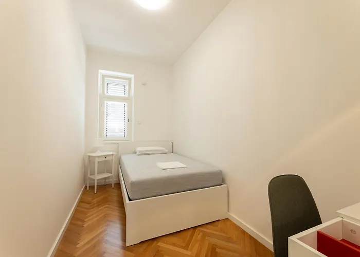 Luxury Escape In - Sea, Sun & Serenity *