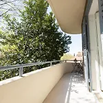 Luxury Escape In - Sea, Sun & Serenity Apartman